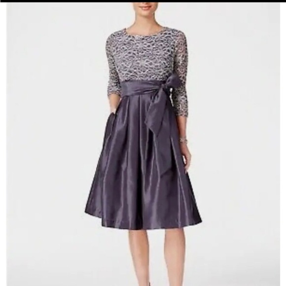 Jessica Howard Dresses & Skirts - Jessica Howard Missy Formal Dress with pockets, Navy and Soft Gold, size 8